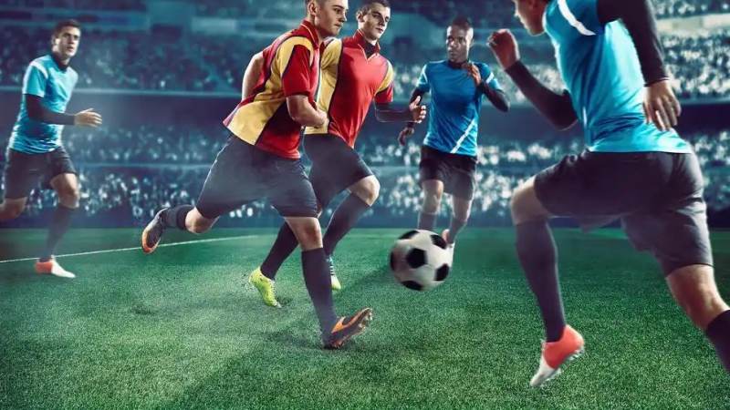 bsports必一运动青训新闻配图：青少年带球训练